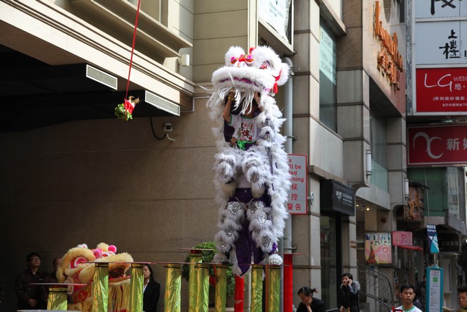 La danse du lion, une festivité du nouvel an chinois