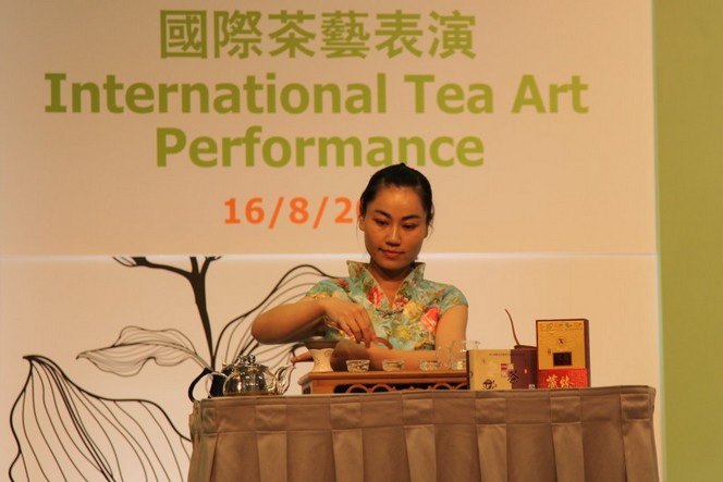Un show pour montrer comment préparer le thé