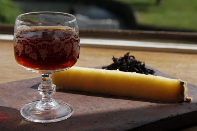 Accord mets et thé : Cantal Vieux et Bourgeon de Pu Erh