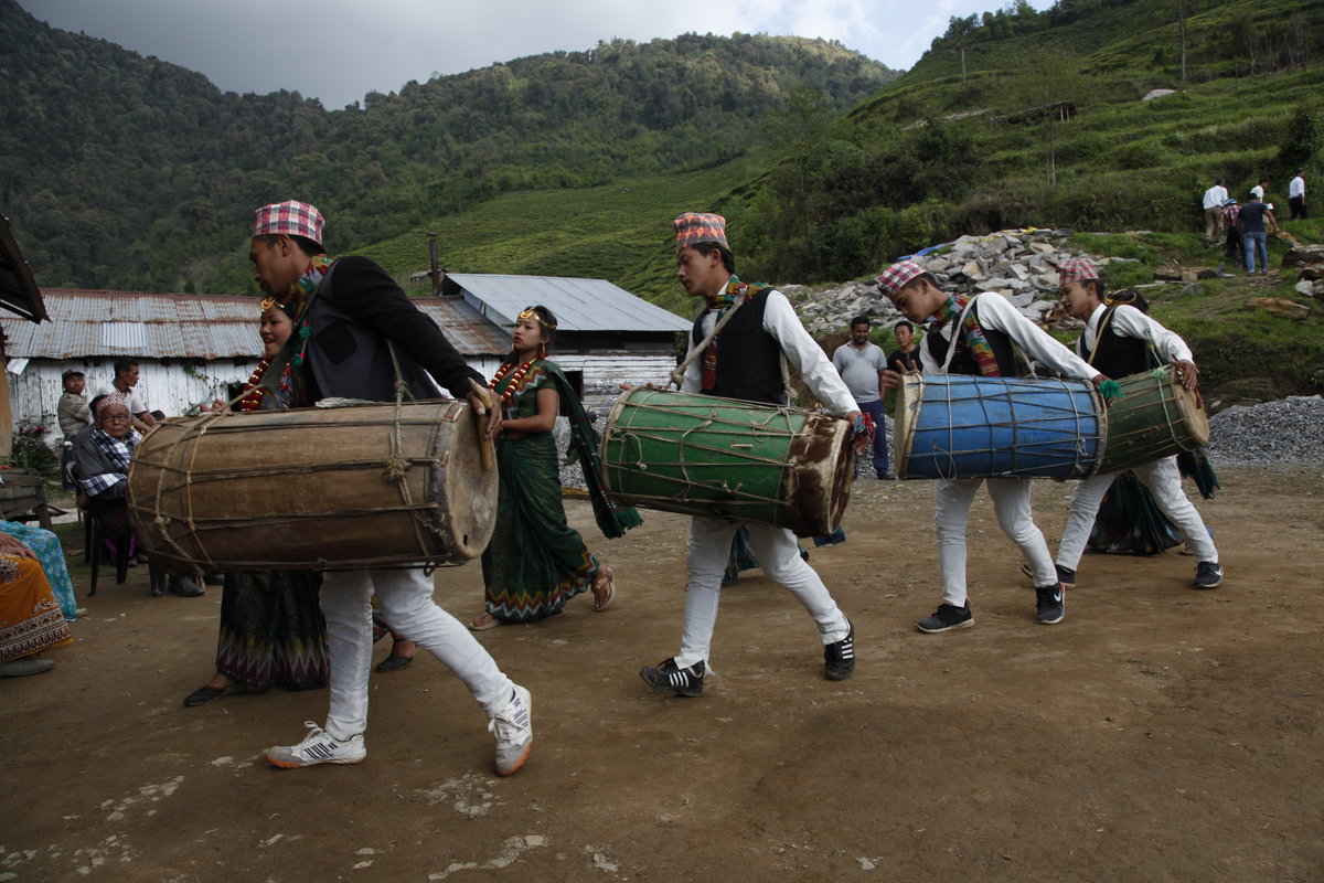 Dans l’Himalaya, un accueil en musique